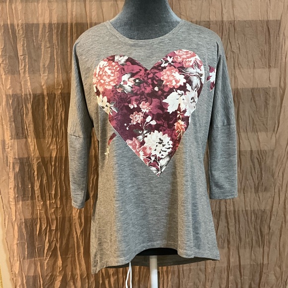 Weavers gray high low shirt. Size M - Picture 1 of 9